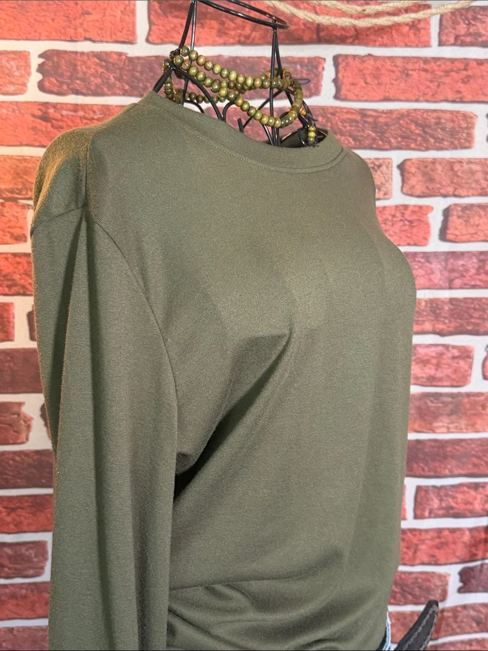 👚 Cotton Thumb Hole Long Sleeve Tee — Olive Green — Sz L / NWOT / Q